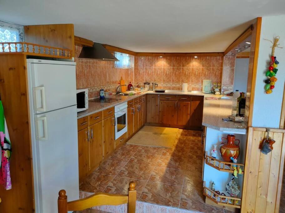 Vivienda De Uso Turistico En Entorno Maravilloso Huerta Del Rey Exteriör bild